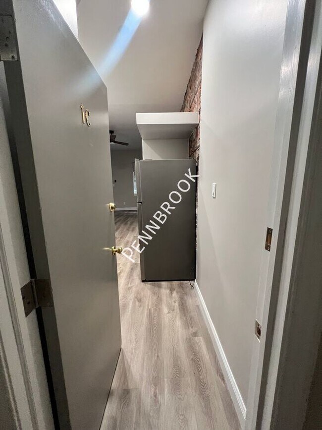 Updated Studio Queen Village Utilities... Apartment Unit 1C