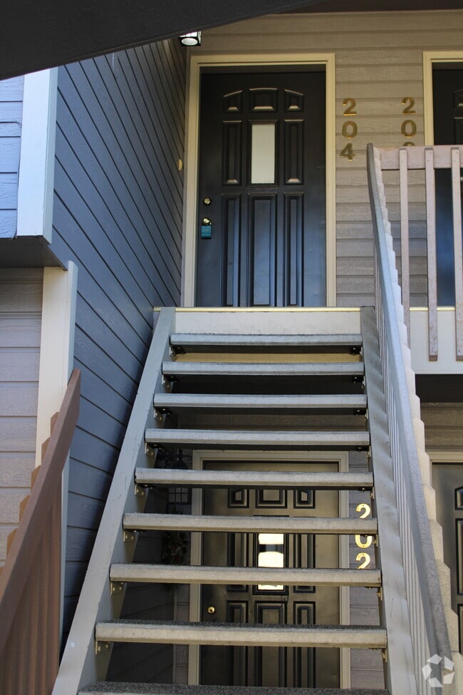 Building Photo - 1315 N Western Ave Unit 204 Rental