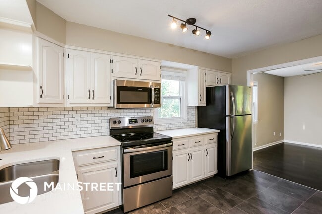 Photo - 215 Maple St