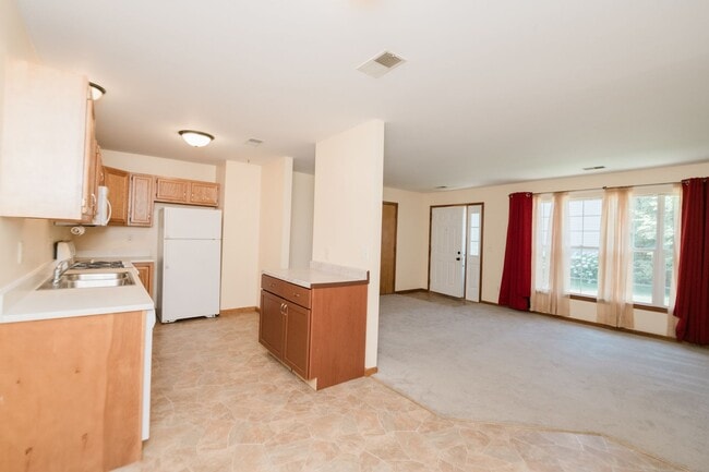 Photo - Maintenance free 2 bedroom, 1 bath town-ho...