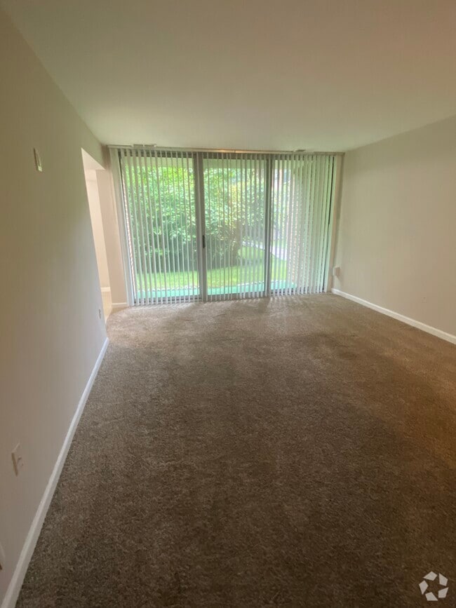 Building Photo - 8405 Greenbelt Road Unit T1 Rental