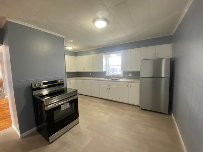 Open Kitchen - 28 Newbury St Unit 2 Newbury Street