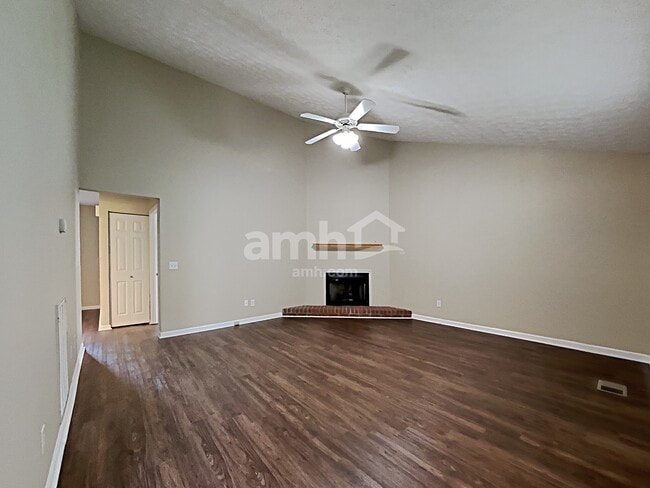 Photo - 143 Bradford Cir