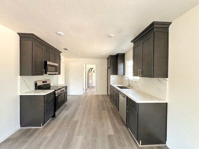 Photo - 15050 Cottage Ave