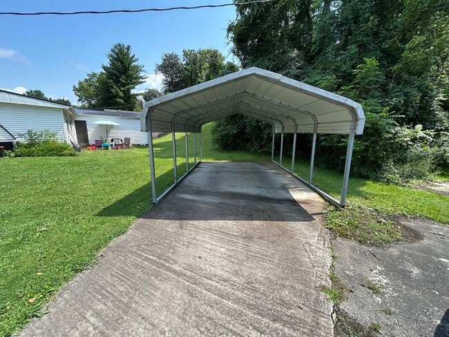 Photo - 422 Sequoyah Dr