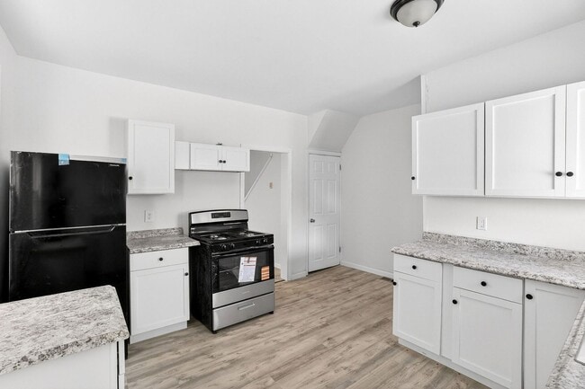 Photo - 398-400 N. Maple Ave Unidad 400