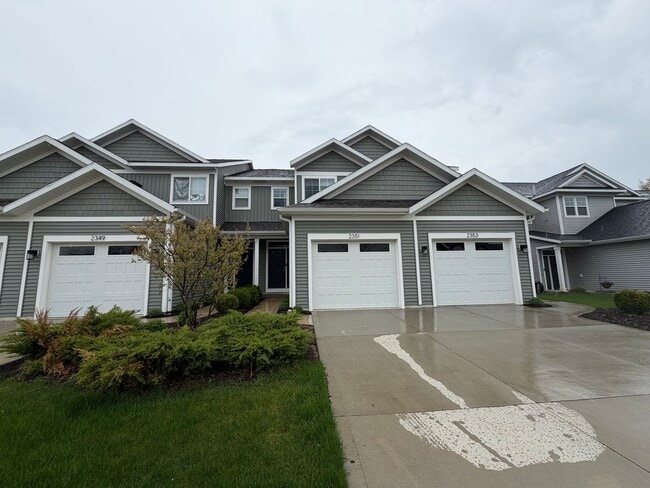 Building Photo - 2351 Watertown Wy Unit 2351 Watertown Way NE #6