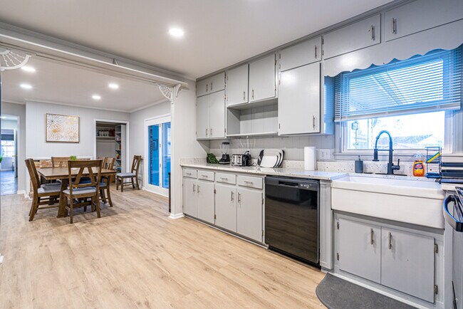 Photo - 804 Vestavia Pl SE