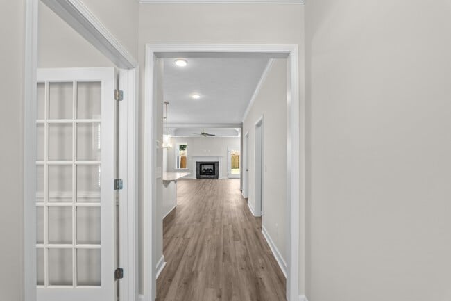 Photo - 8132-8132 Snelling Dr