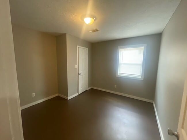 Photo - Renovated 2 Bedroom 1 Bath Unit for Rent! Unit 112
