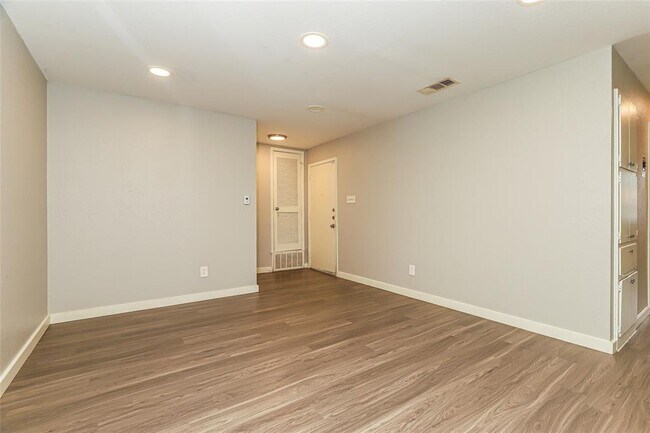 Photo - 10615 Golden Quail Dr