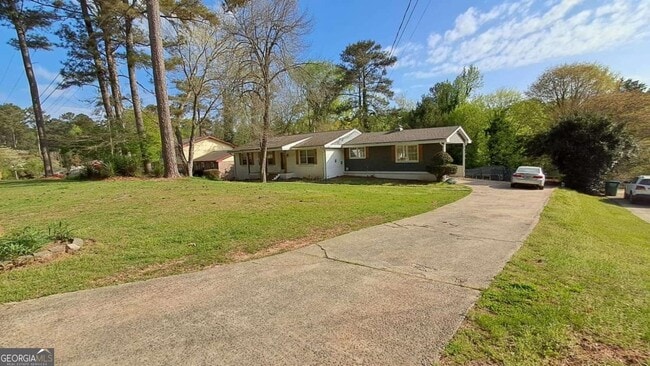 Photo - 490 Village Green Ct SW