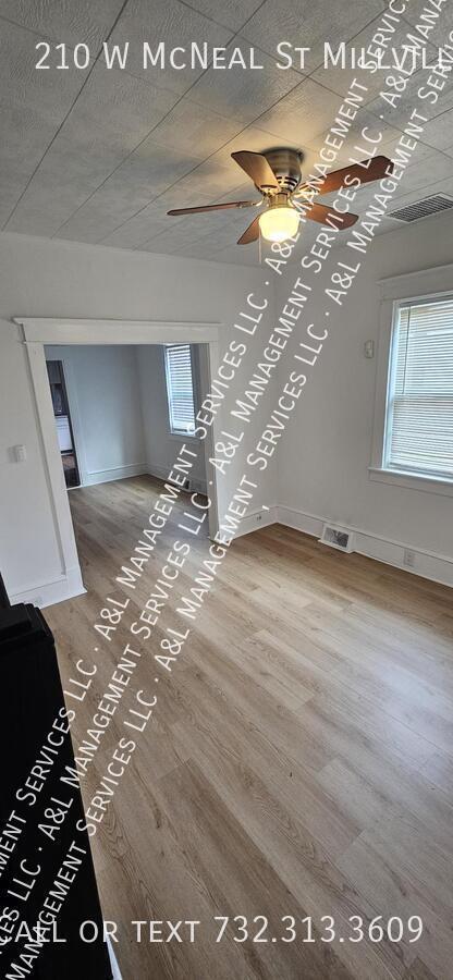 Photo - 210 W McNeal St