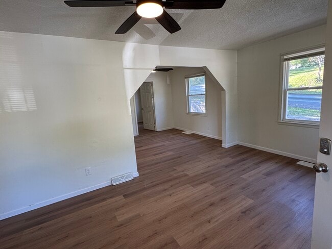 Building Photo - 8801 E Independence Ave