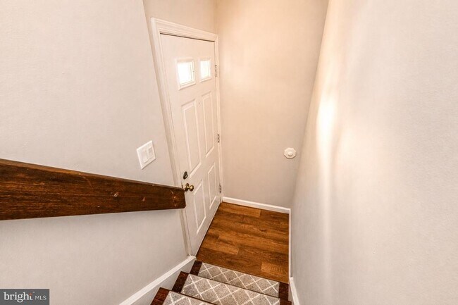 Photo - 3520B Neils Ct