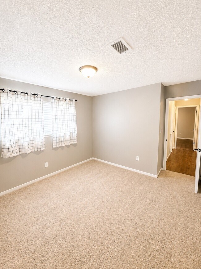 Photo - 2239 Highland Hills Dr