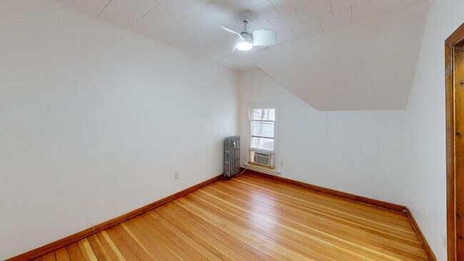 Photo - 600 2nd St NE