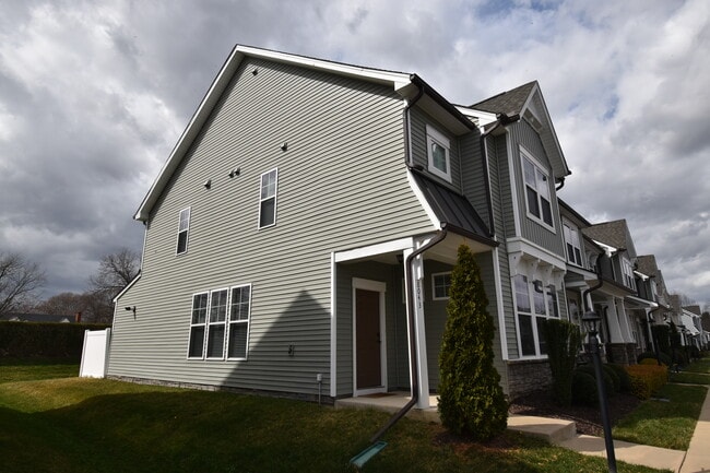 Photo - 8043 Rutland Village Dr