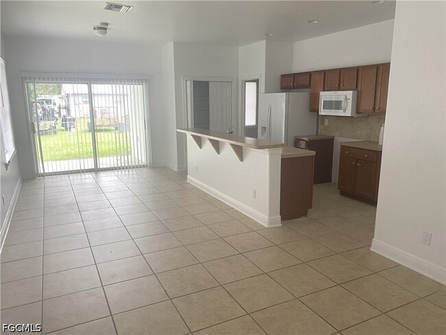 Photo - 13832 First St