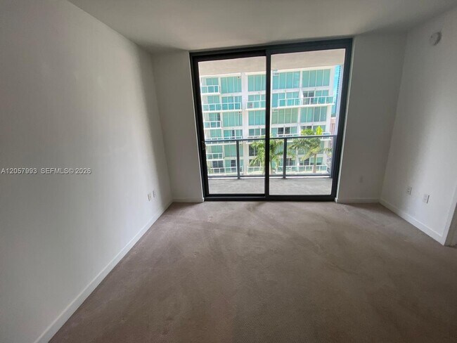 Photo - 31 SE 6th St Unit 706