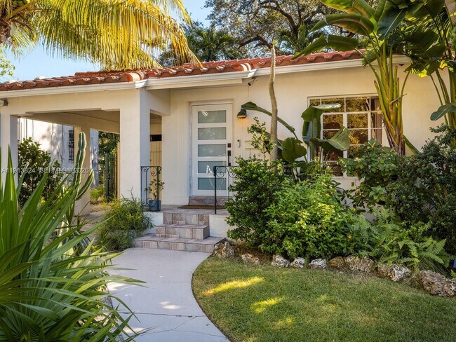 Photo - 1009 NW 11th Ct