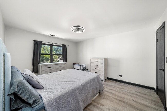 Photo - 2615 W Foster Ave Unidad 201