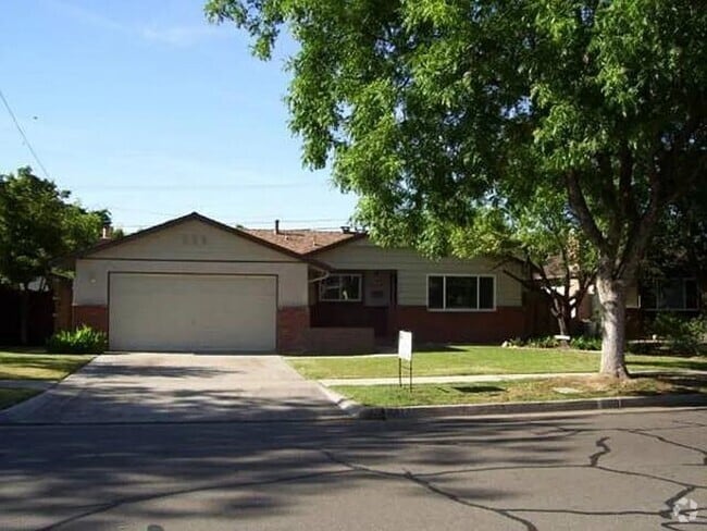 Building Photo - Beautiful home