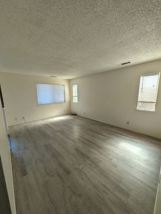 Photo - Charming 2-Bedroom Retreat in Visalia's Heart!