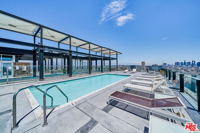 Photo - 3810 Wilshire Blvd Unidad 1411