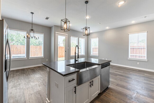 Photo - 8475 Berry Brush Ln