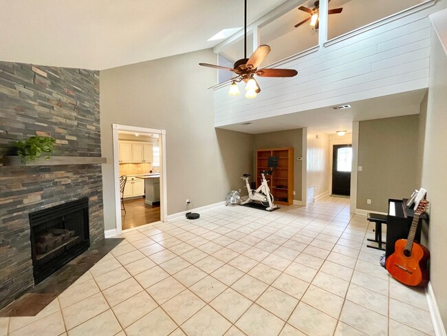 Photo - 132 Menzel St