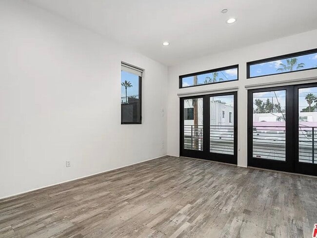 Photo - 1509 Cabrillo Ave Unit 1/2