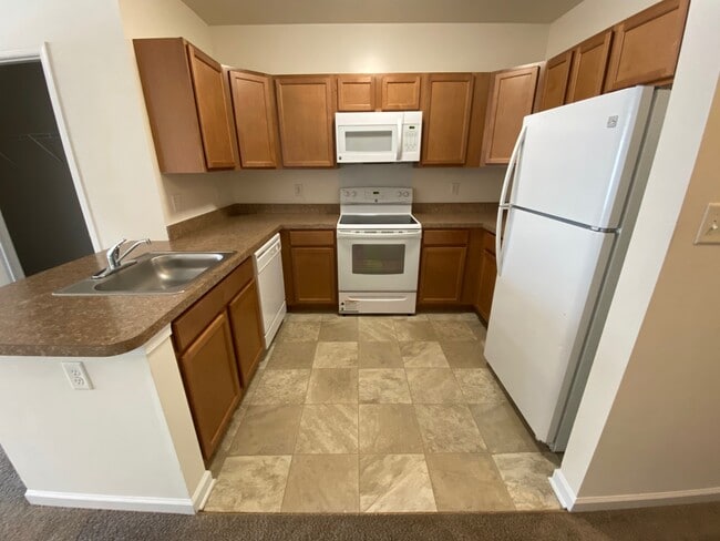 1 bedroom kitchen/walk in storage closet