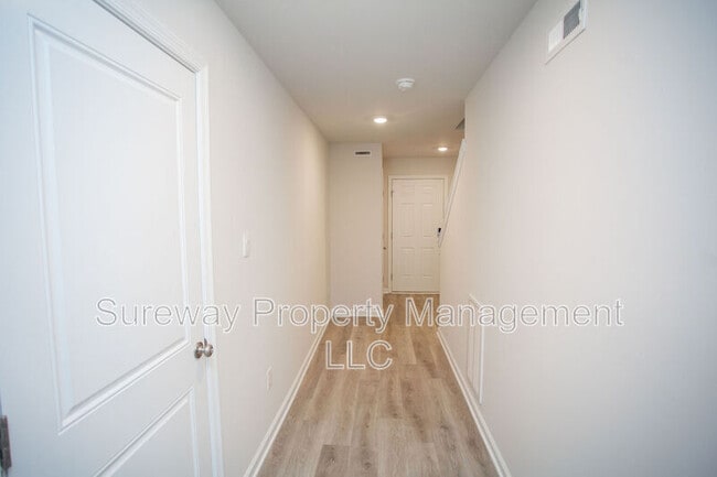 Photo - 218 Macoun Way