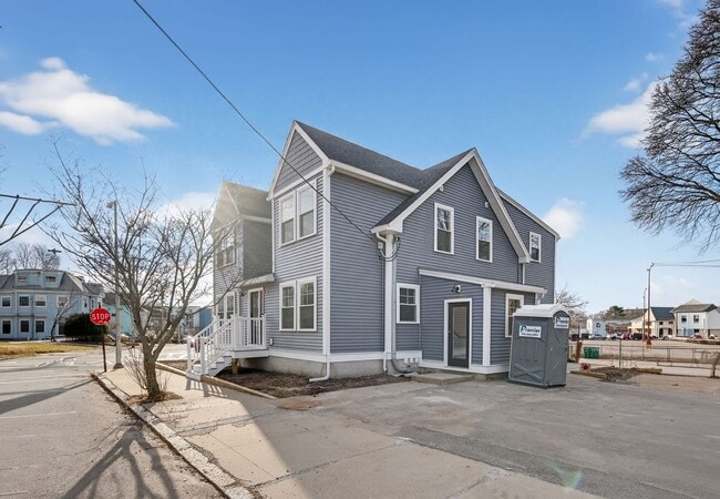 Photo - 371 Cabot St