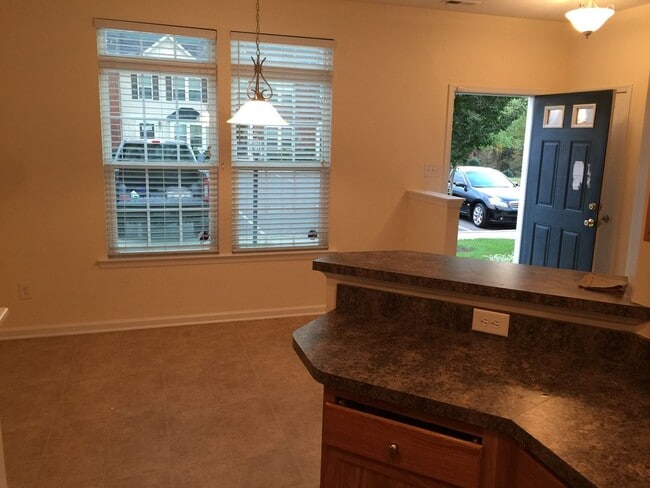 Photo - Beautiful Townhouse To Rent in Easter Henrico