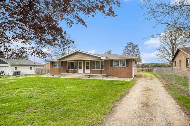 Photo - 11720 Portage Rd