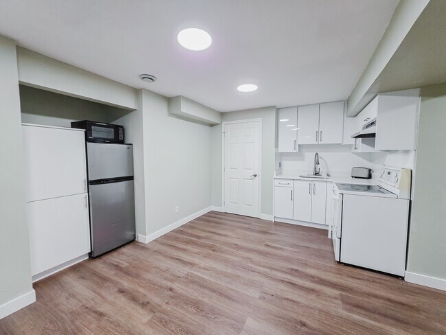 Photo - 346 Saddlebrook Way NE