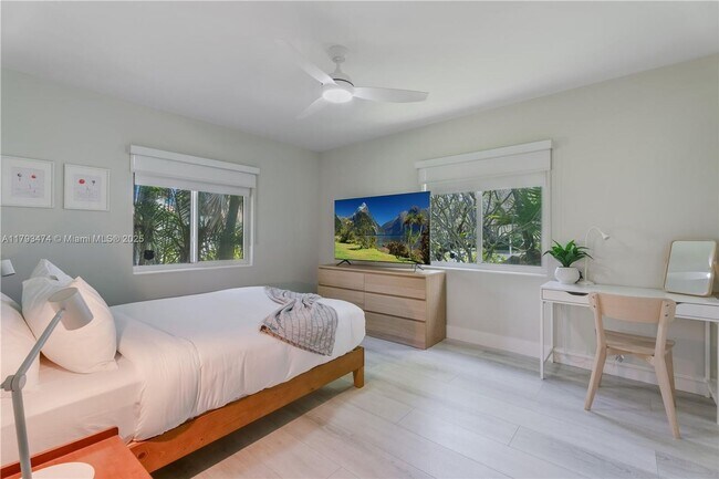 Photo - 819 Hollywood Blvd