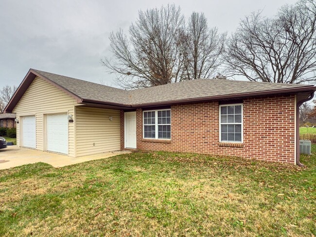 Photo - 2563-2563 E Morris Dr Unit 2563 E Morris Dr