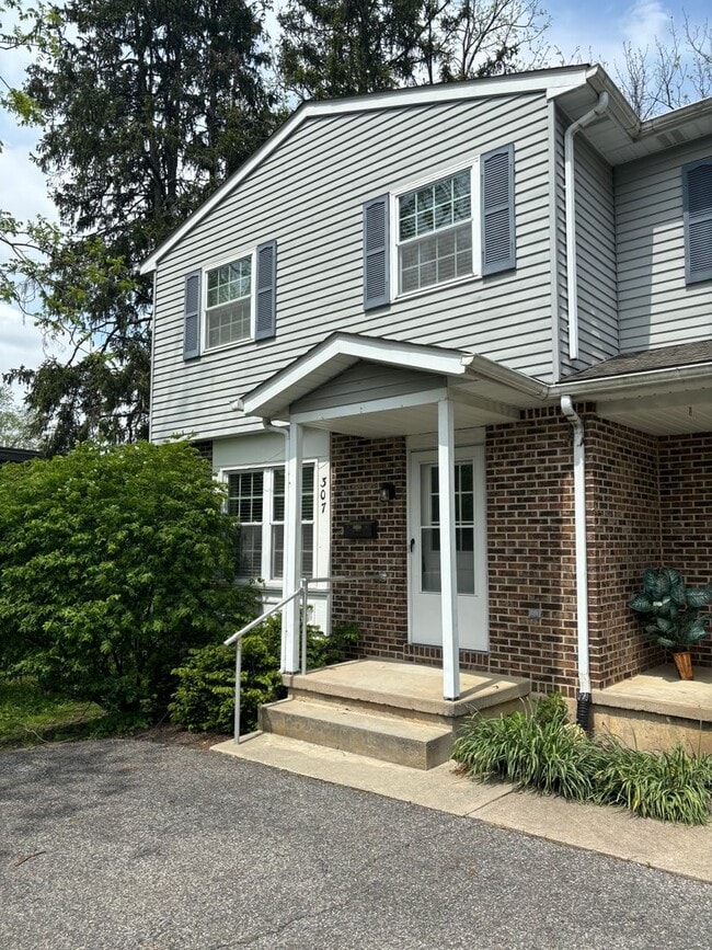 Photo - 3 Bedroom Townhome in Emmaus