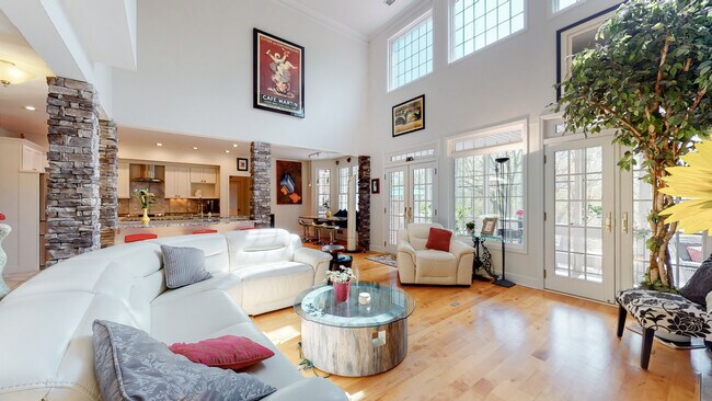 Photo - 8745 Old Charlotte Pike