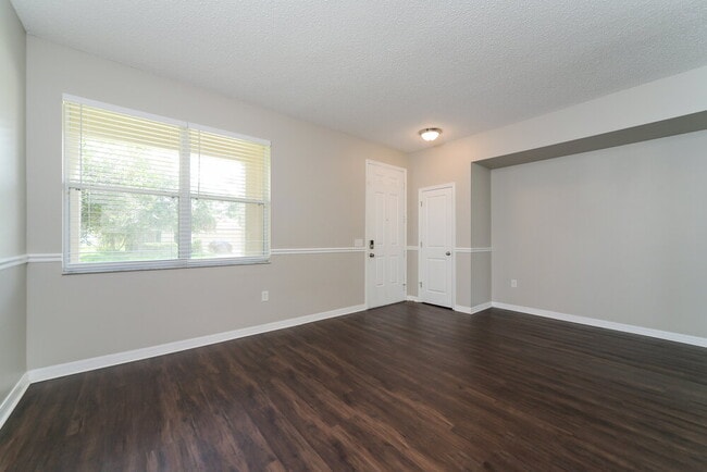 Photo - 917 Anchorage Ln