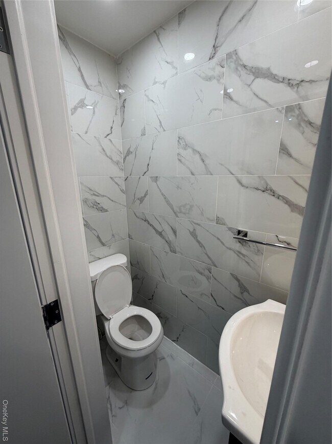 Photo - 609 Ovington Ave Unidad 1