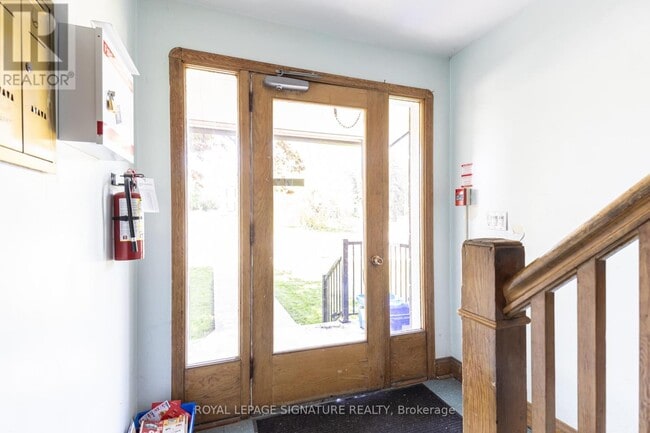 Photo - 855 Simcoe St N Unit #3