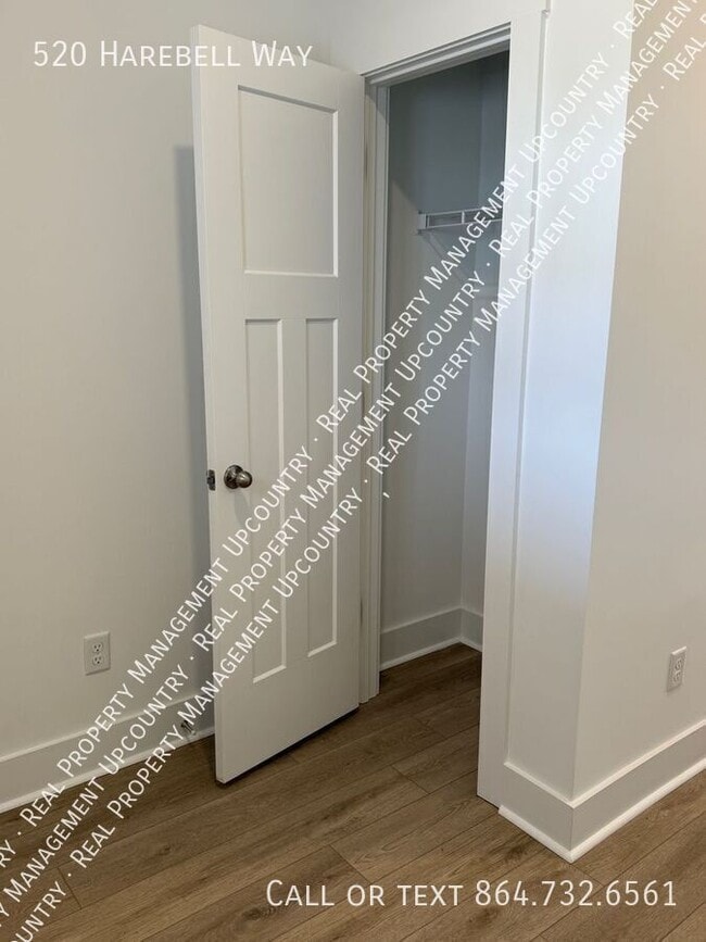 Photo - 520 Harebell Wy