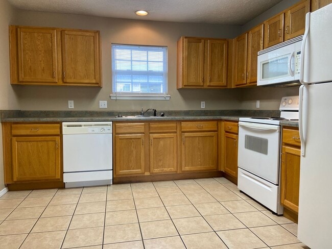 Photo - Condominium in Academy Commons Unidad D