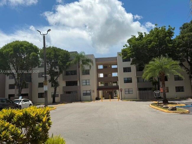 Building Photo - 8000 SW 149th Ave Unit A406