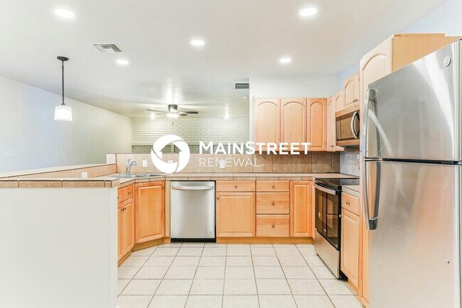 Photo - 3 Bedroom Pet-Friendly Home in MESA, AZ with Main Street Renewal