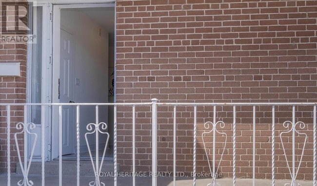 Photo - 55 Bridgenorth Crescent